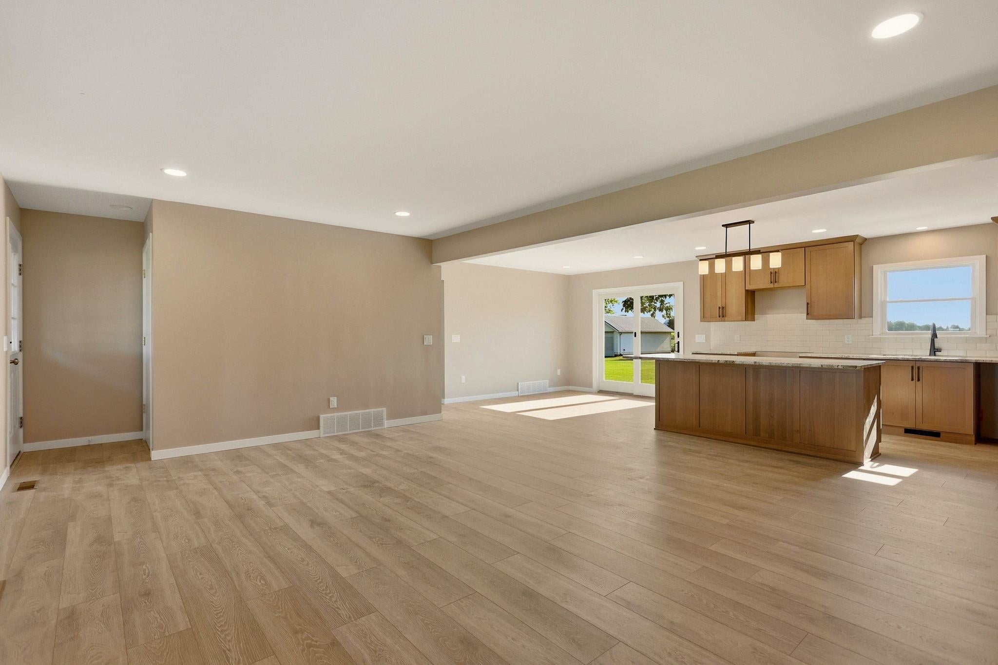 2141 Maple Road Saginaw, MI 48601 - Photo 9 of 60 Gallery Image 9