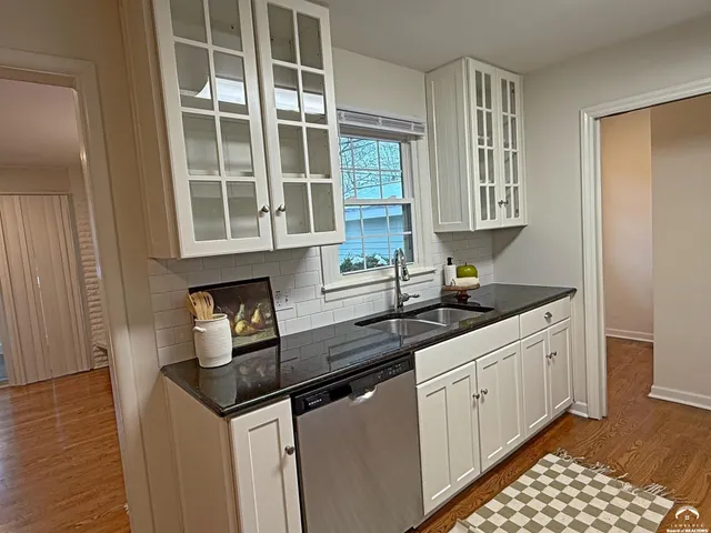 $399,900 | 917 Sunset Drive, Lawrence, KS 66044