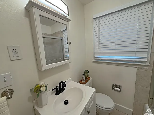 $399,900 | 917 Sunset Drive, Lawrence, KS 66044