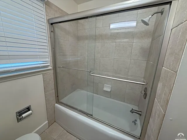 $399,900 | 917 Sunset Drive, Lawrence, KS 66044