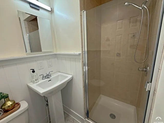 $399,900 | 917 Sunset Drive, Lawrence, KS 66044