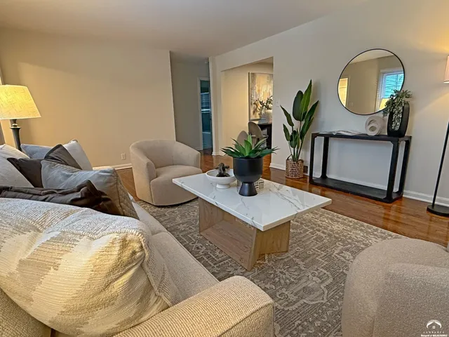 $399,900 | 917 Sunset Drive, Lawrence, KS 66044