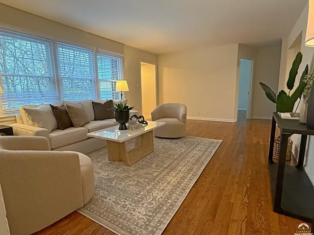 $399,900 | 917 Sunset Drive, Lawrence, KS 66044