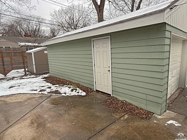 $399,900 | 917 Sunset Drive, Lawrence, KS 66044