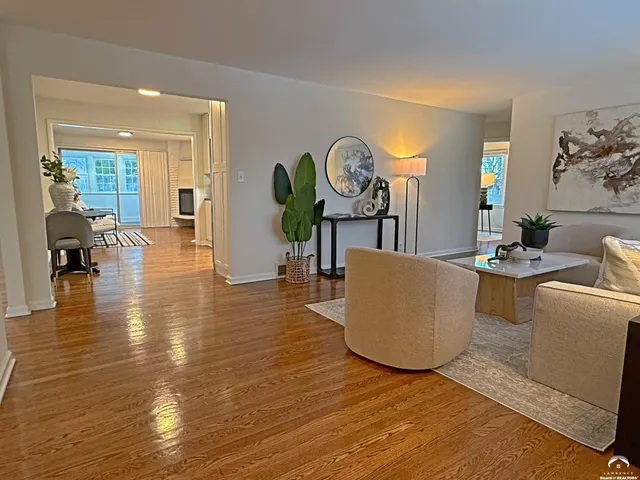 $399,900 | 917 Sunset Drive, Lawrence, KS 66044