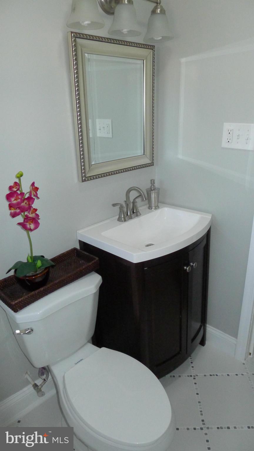 921 Arncliffe Road Baltimore, MD 21221 - Photo 14 of 30 Bath