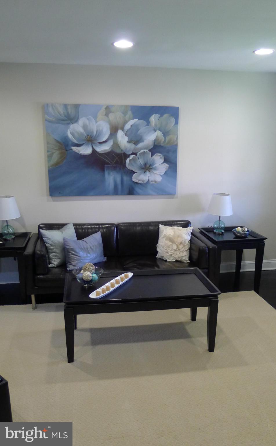 921 Arncliffe Road Baltimore, MD 21221 - Photo 7 of 30 Living Room