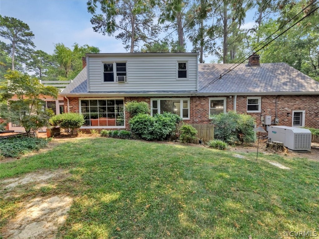208 Ross Road Henrico, VA 23229 - Photo 31 of 31 a house that has a lot of plants in it