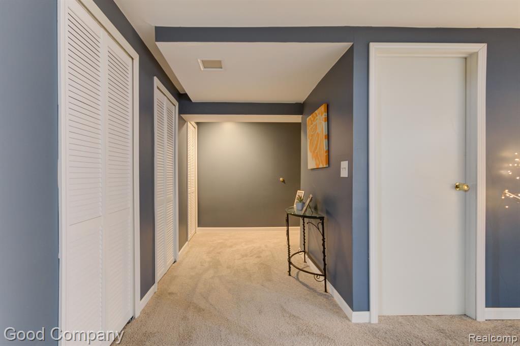 228 Meadow Ln Circle Rochester Hills, MI 48307 - Photo 24 of 32