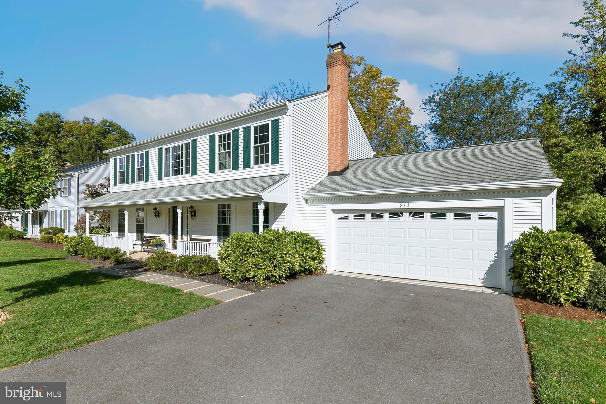913 Pointer Ridge Drive Gaithersburg, MD 20878 - Photo 4 of 51 Gallery Image 4