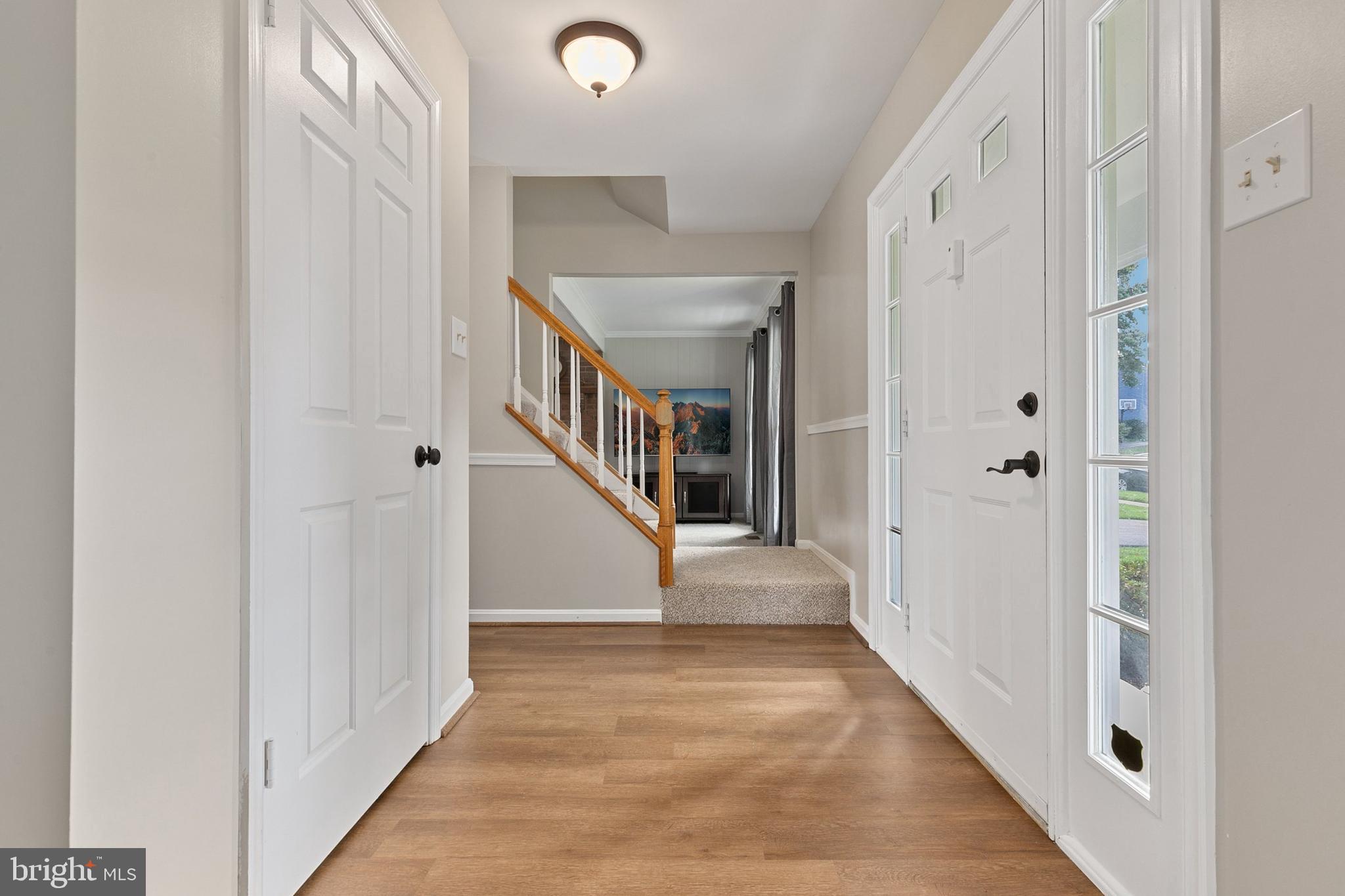 913 Pointer Ridge Drive Gaithersburg, MD 20878 - Photo 7 of 51 Gallery Image 7