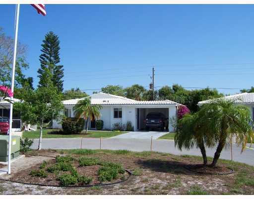 389 Circlewood Drive, Unit Z5 Venice, FL 34293 - Photo 1 of 1 Exterior Front
