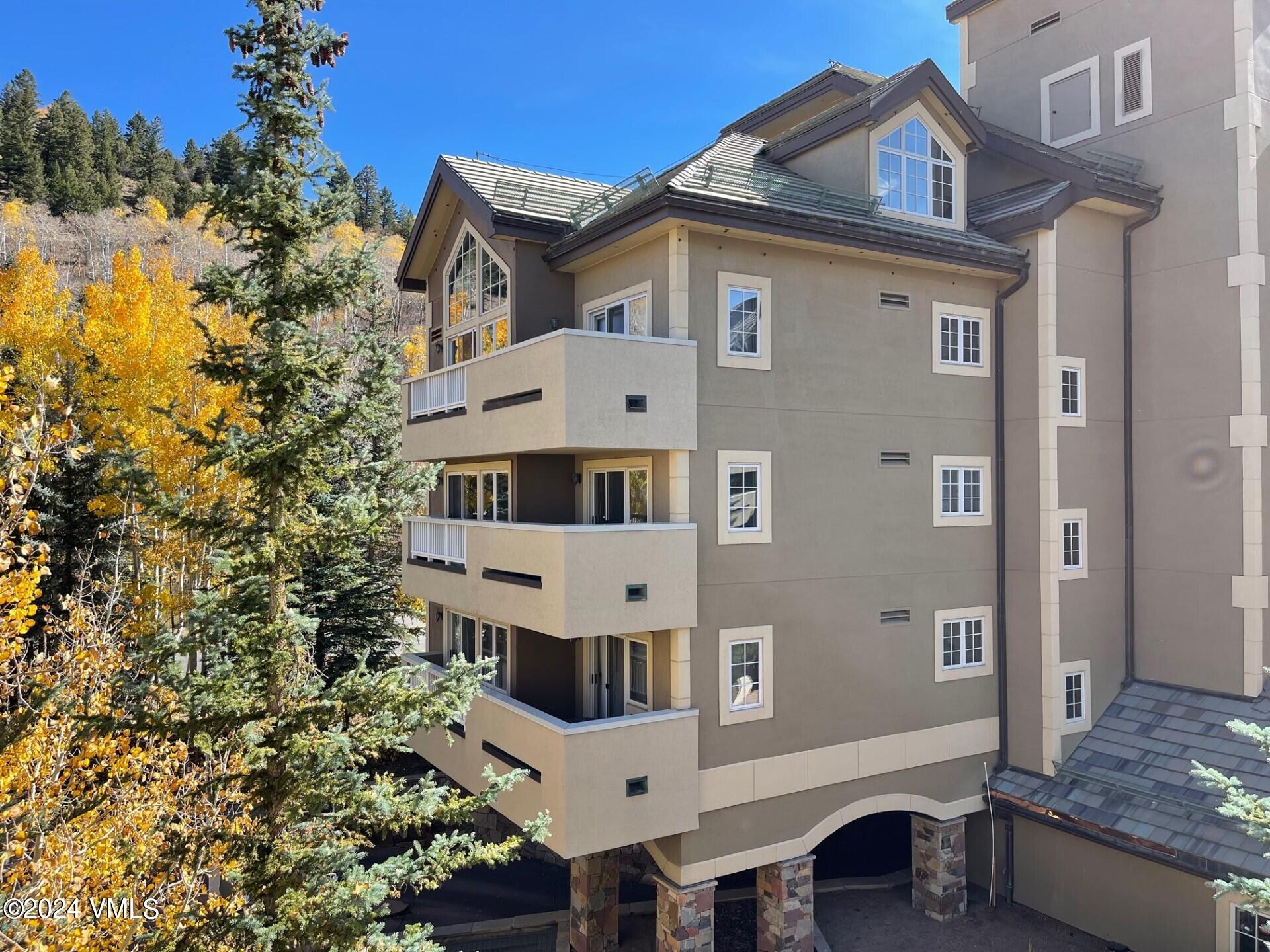 210 Offerson Road, Unit R204 WEEK 14 Beaver Creek, CO 81620 - Photo 5 of 28 SJP View Fall 2023 (3)