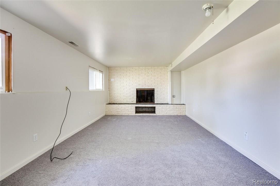 128 Bert Ln Inkster MI 48141-large-003-12-Main Living Area-1500x1000-72dpi.jpg