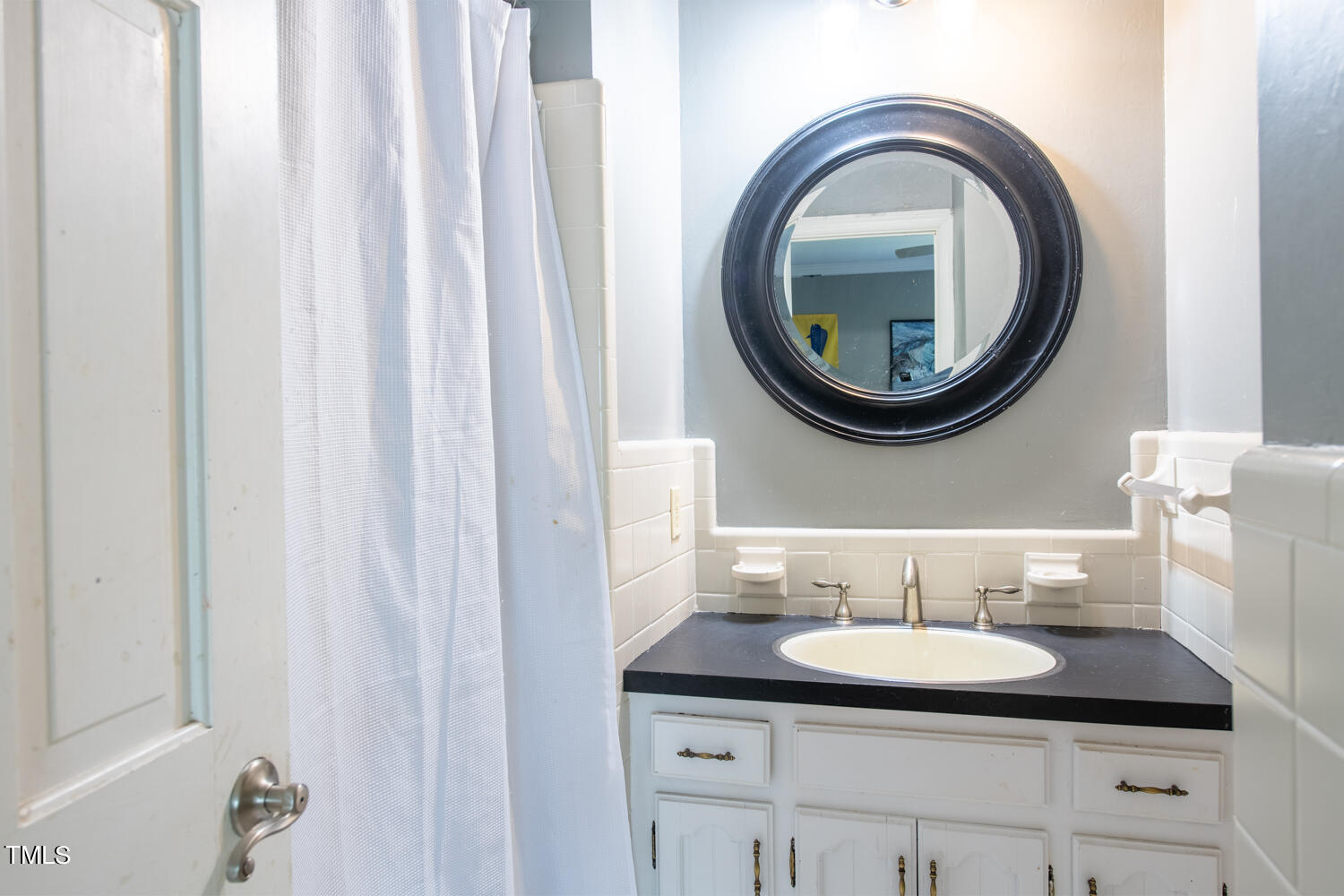 2800 Churchill Road Raleigh, NC 27607 - Photo 21 of 48 Secondary ensuite with tub/shower combo