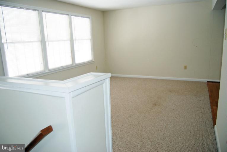 21225 Blue Ridge Mountain Road Paris, VA 20130 - Photo 2 of 14 Living Room