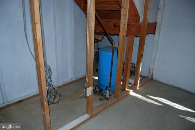 21225 Blue Ridge Mountain Road Paris, VA 20130 - Photo 4 of 14 Basement