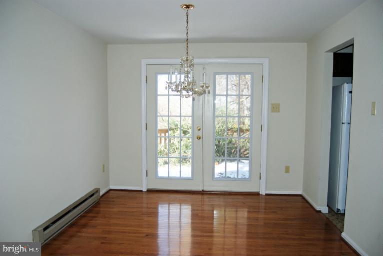 21225 Blue Ridge Mountain Road Paris, VA 20130 - Photo 7 of 14 Dining Room