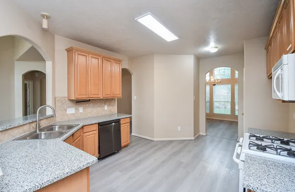 $2,395 | 15114 Snow Hill Court, Sugar Land, TX 77498