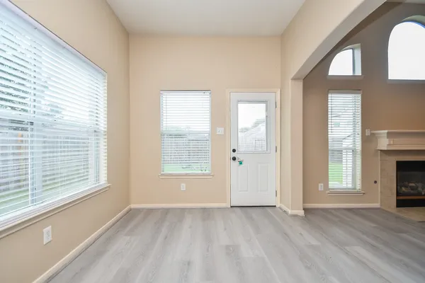 $2,395 | 15114 Snow Hill Court, Sugar Land, TX 77498