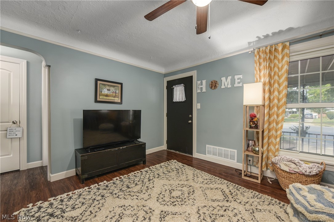 4369 Tiedeman Road Cleveland, OH 44144 - Photo 11 of 35 Gallery Image 11