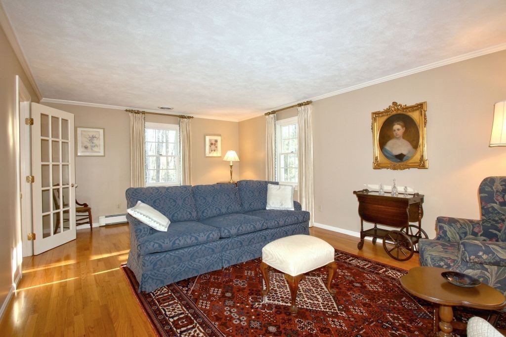 26 Suffolk Road Sudbury, MA 01776 - Photo 3 of 30 Gallery Image 3