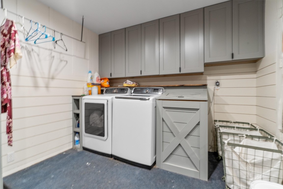 1808 Chincoteague Way Round Rock, TX 78681 - Photo 21 of 40 a utility room with dryer and washer