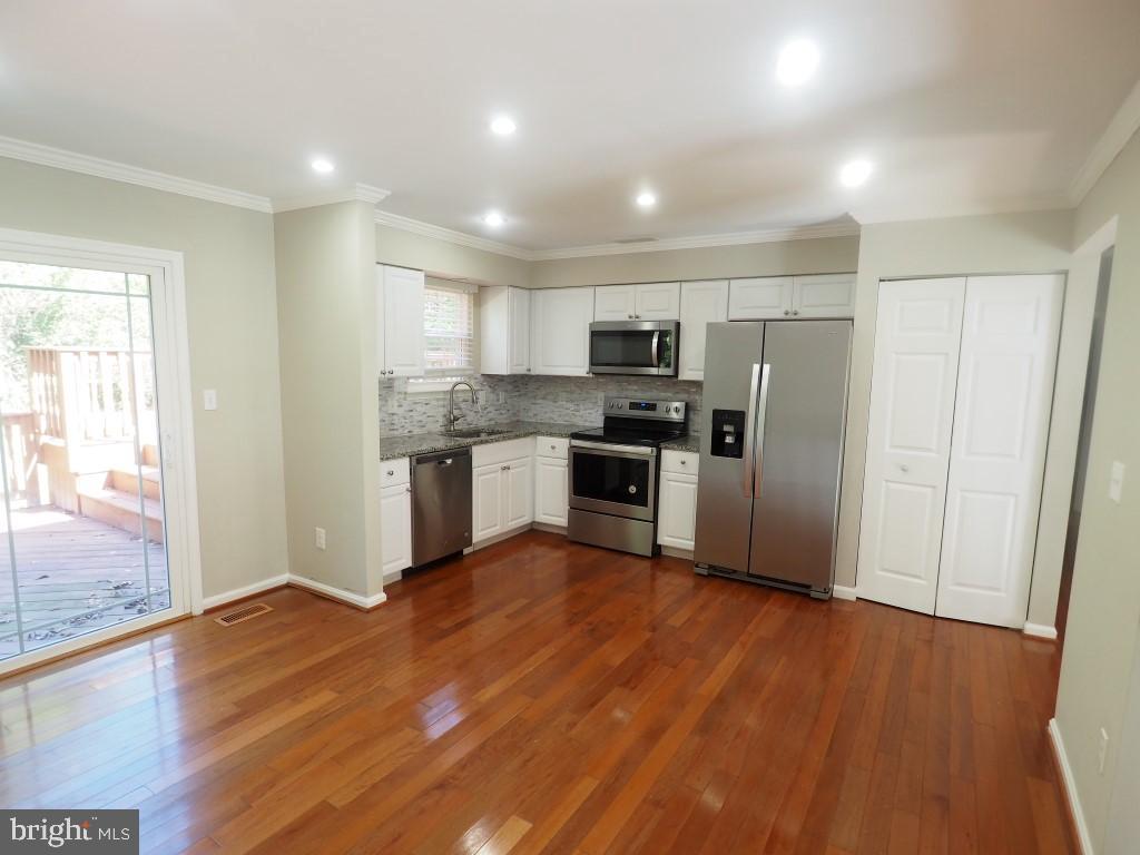 8612 Windsor Mill Road Windsor Mill, MD 21244 - Photo 6 of 19 Kitchen