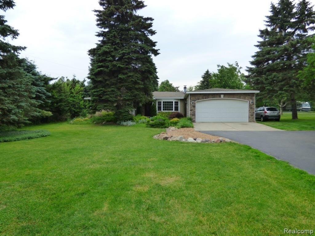 3785 Ludwig Road Oxford, MI 48371 - Photo 49 of 59 P1170757.jpg
