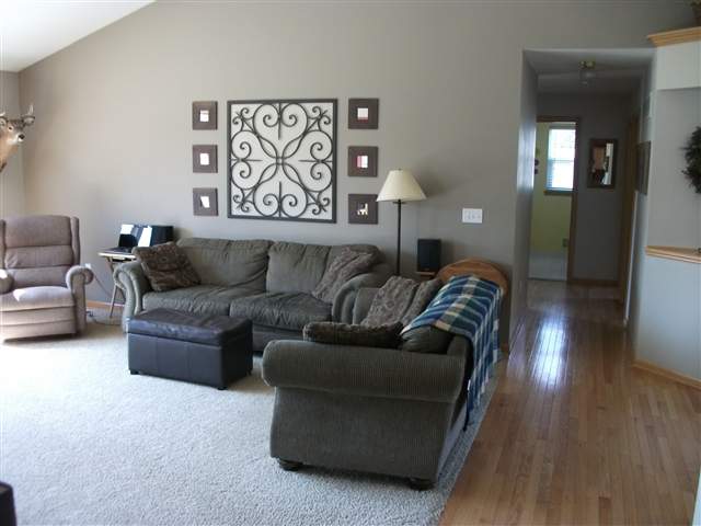 8588 Messmore Road Utica, MI 48317 - Photo 3 of 8 31048475-2.JPG