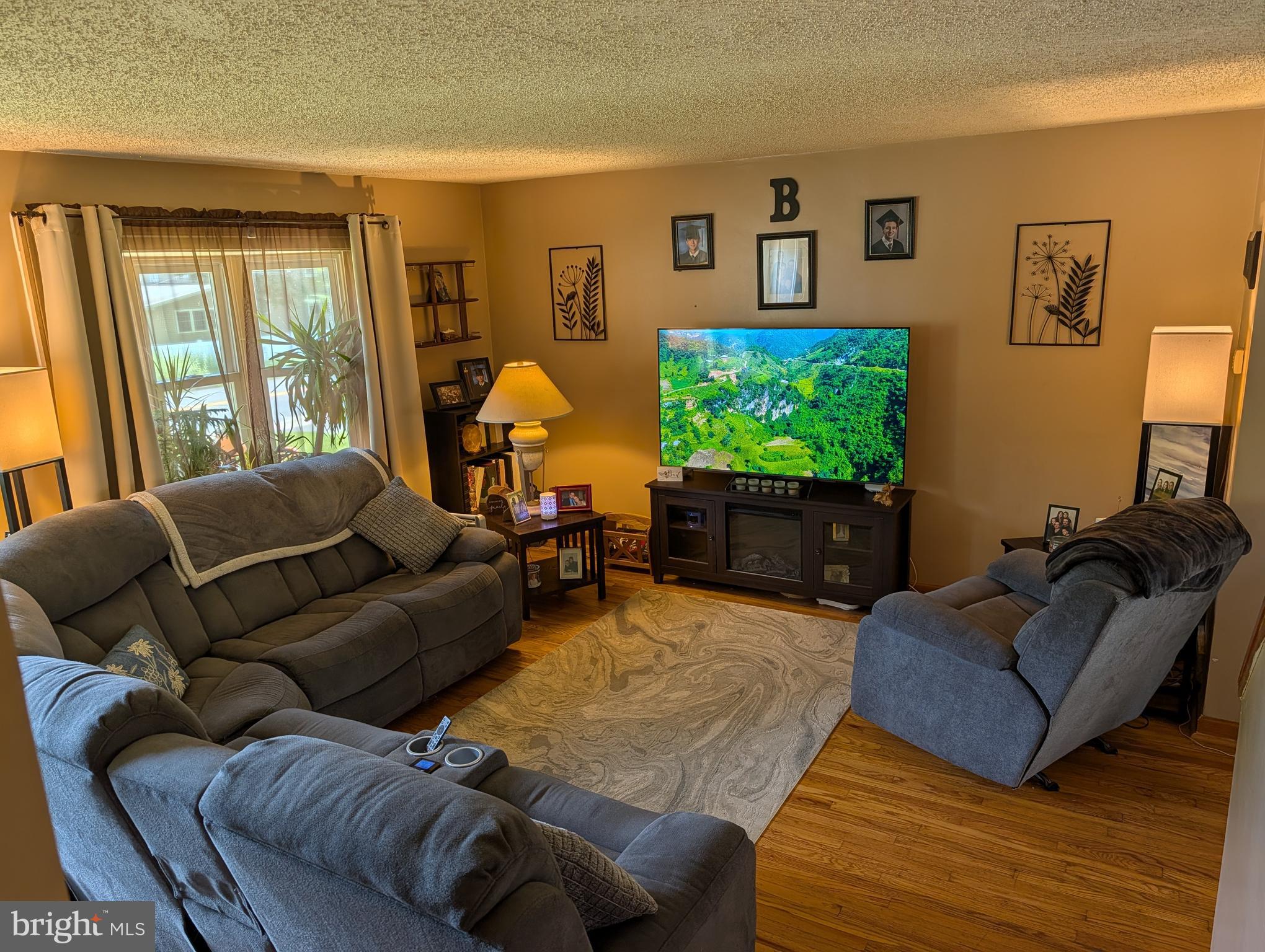 417 North Warminster Road Hatboro, PA 19040 - Photo 4 of 16