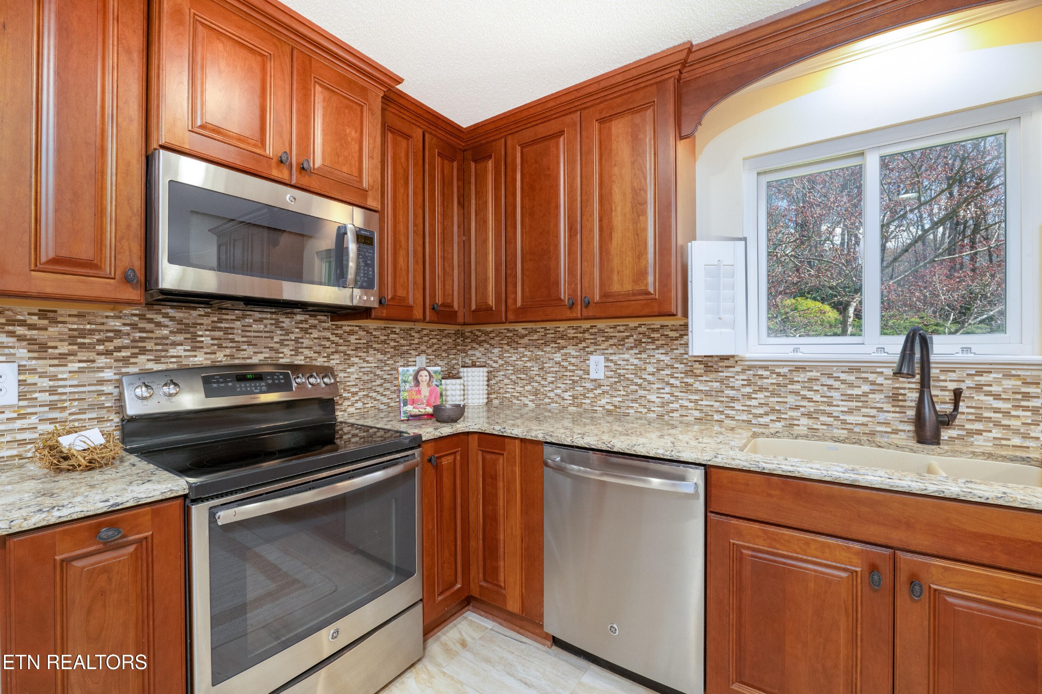 326 Fox Hunters Court Powell, TN 37849 - Photo 17 of 45 Gallery Image 17