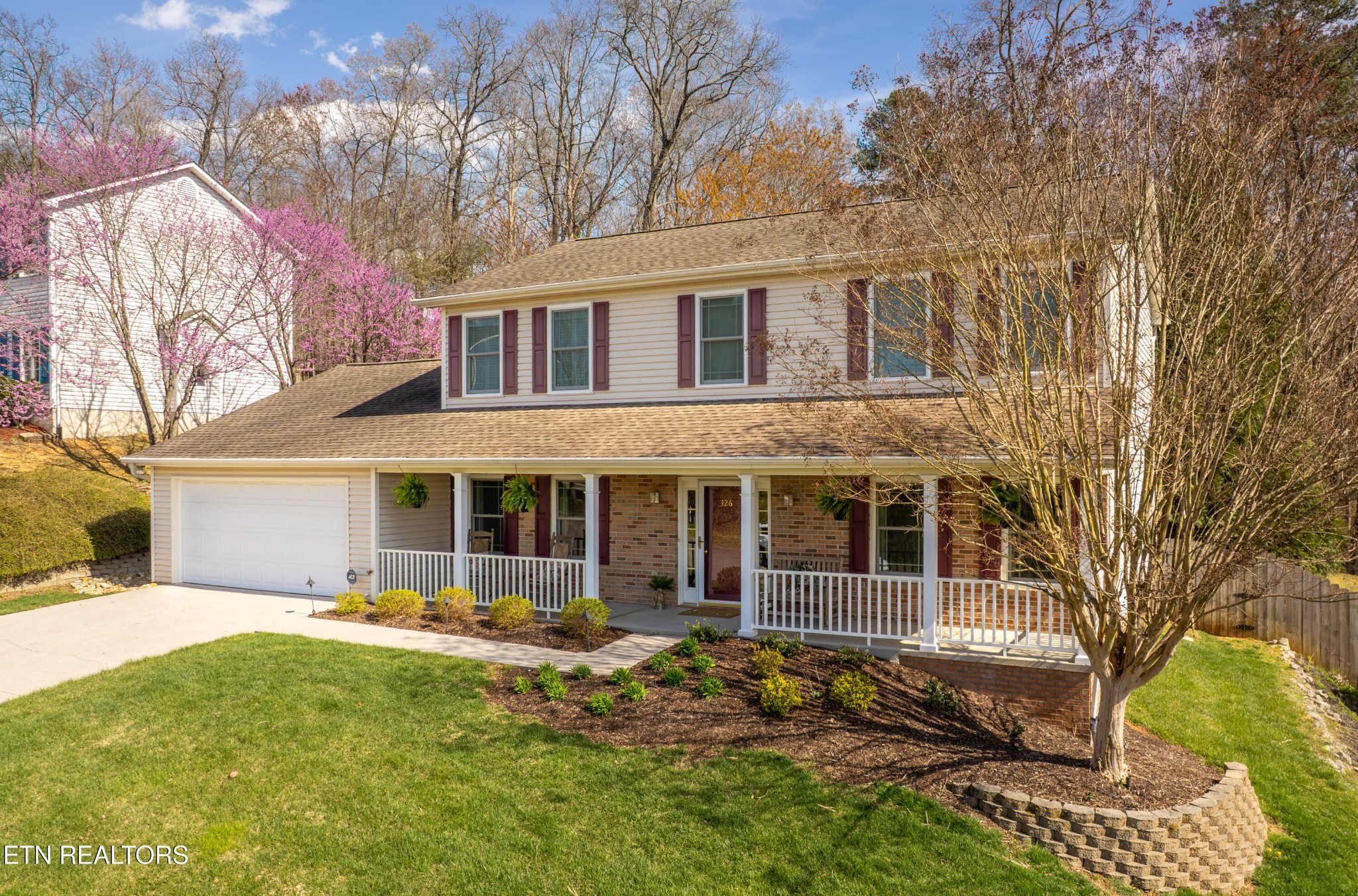 326 Fox Hunters Court Powell, TN 37849 - Photo 2 of 45 Gallery Image 2