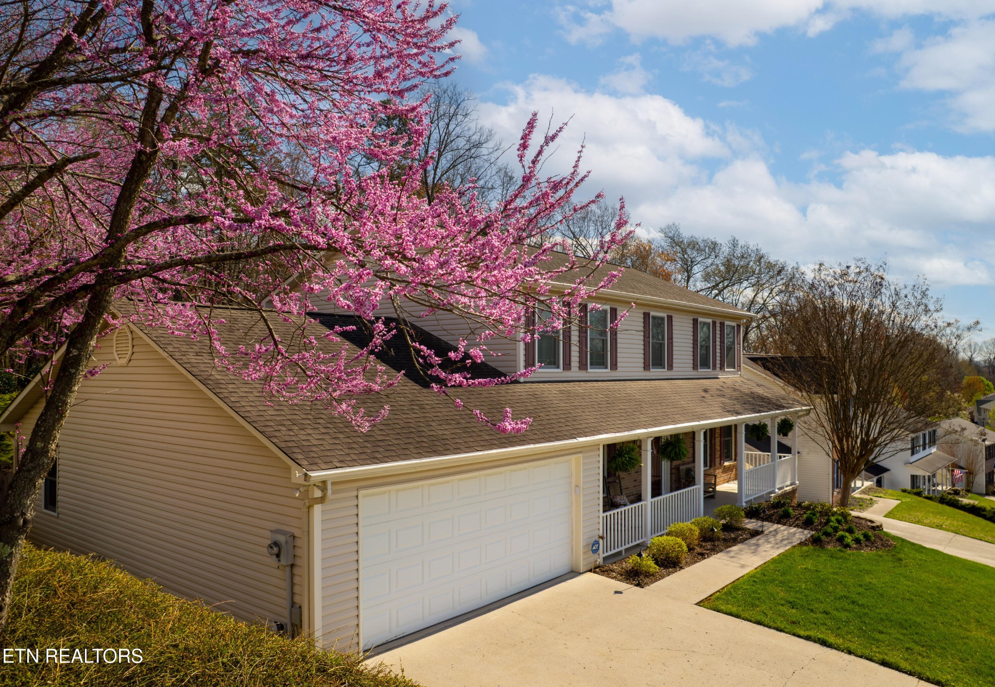 326 Fox Hunters Court Powell, TN 37849 - Photo 3 of 45 Gallery Image 3