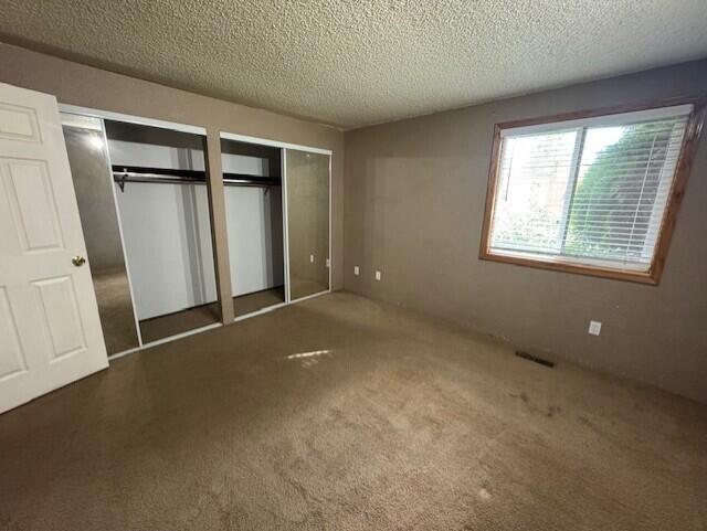 1737 Northeast Wells Acres Road Bend, OR 97701 - Photo 9 of 22 Primary