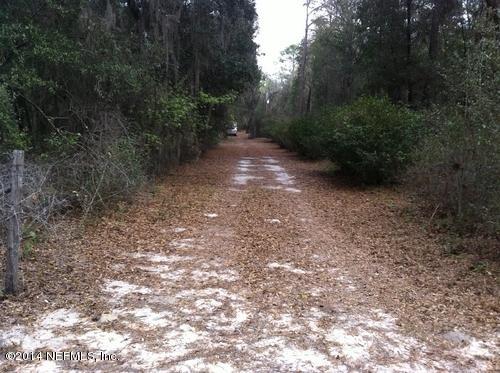 7235 Ridge Trail Road Keystone Heights, FL 32656 - Photo 6 of 8 Driveway
