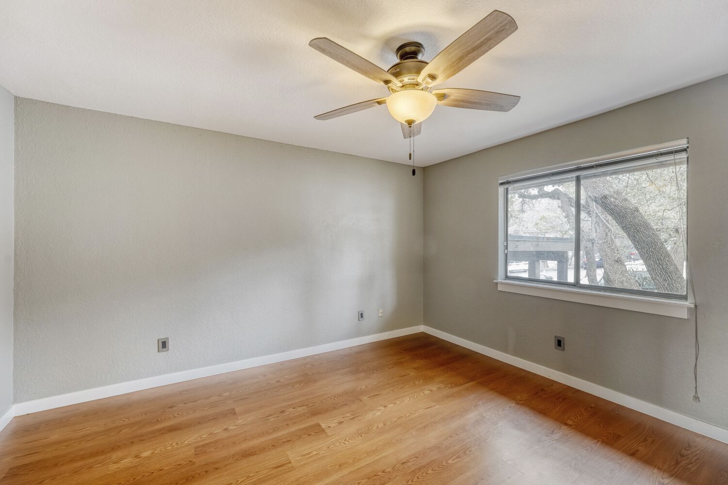 8200 Neely Drive, Unit 214 Austin, TX 78759 - Photo 8 of 19 an empty room with a window