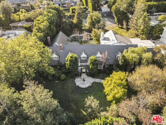 a vase of flowers sitting on a table