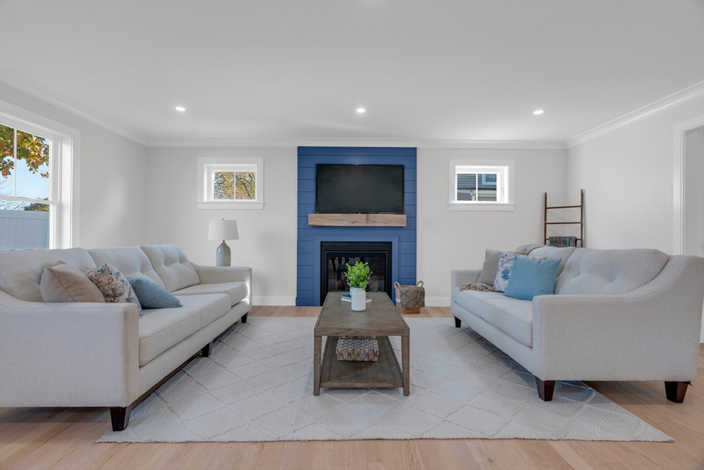 39 Clinton Street, Unit 1 Waltham, MA 02453 - Photo 3 of 39 Gallery Image 3