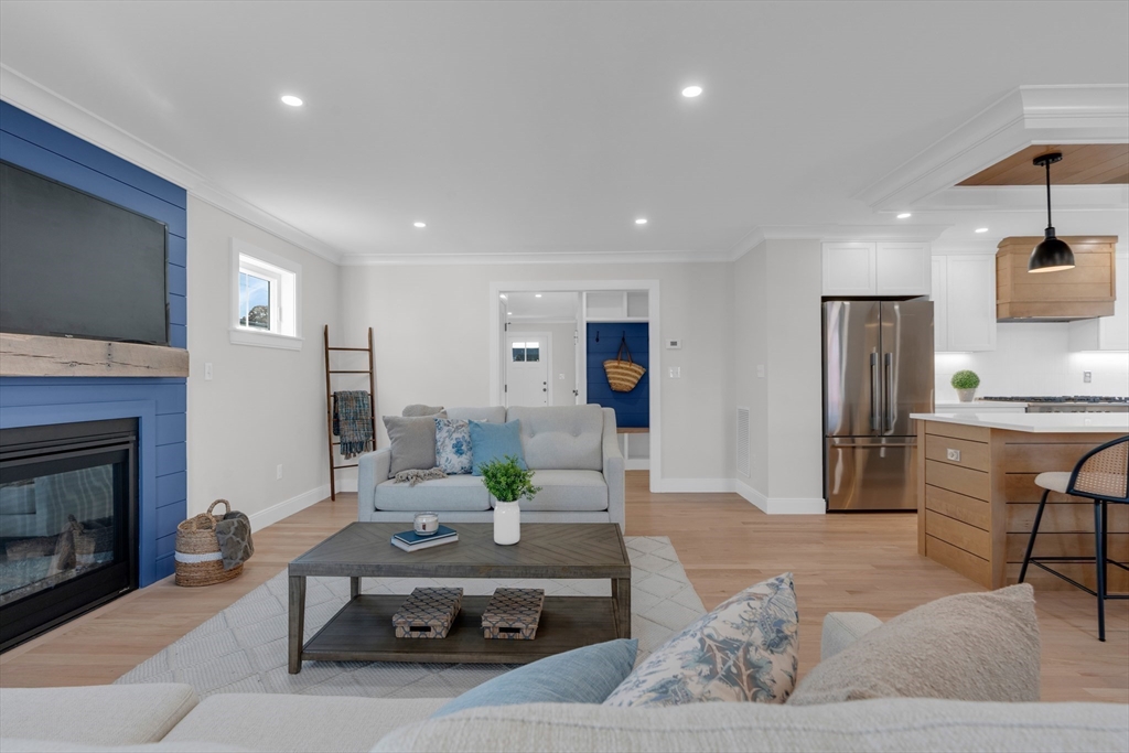 39 Clinton Street, Unit 1 Waltham, MA 02453 - Photo 7 of 39 Gallery Image 7