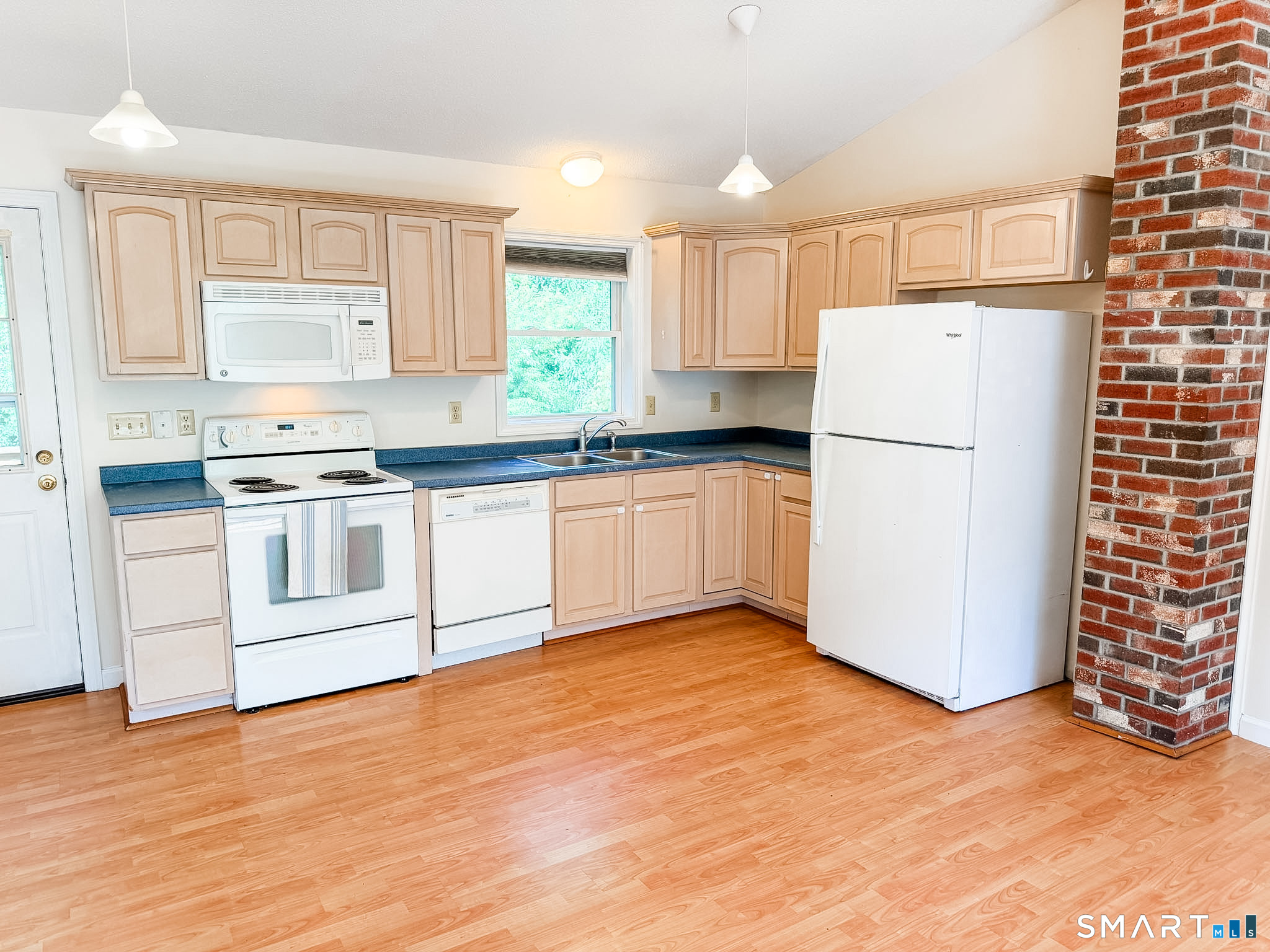19 Nelson Street Brooklyn, CT 06234 - Photo 7 of 21
