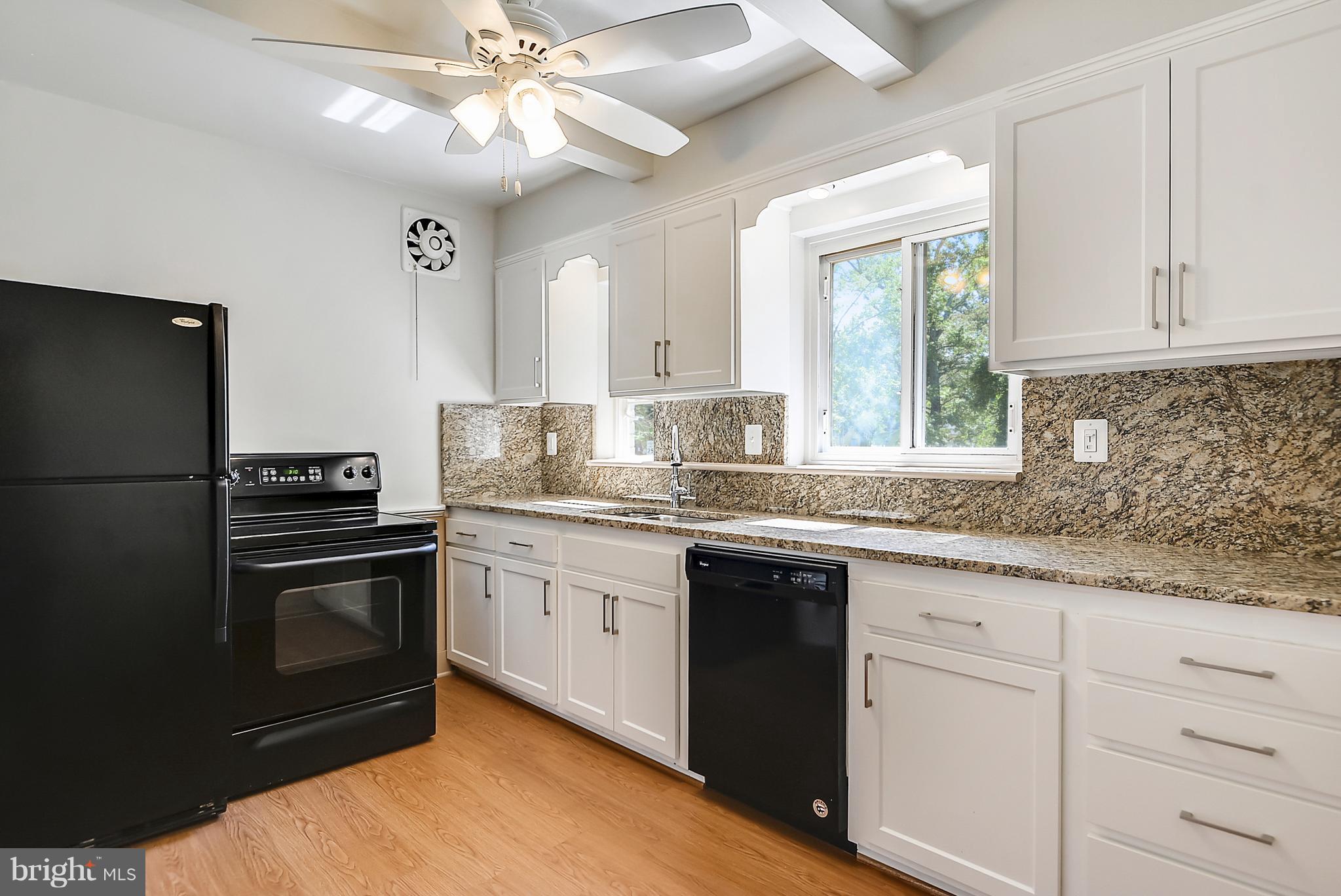 6200 Seabrook Road Lanham, MD 20706 - Photo 2 of 20 Kitchen