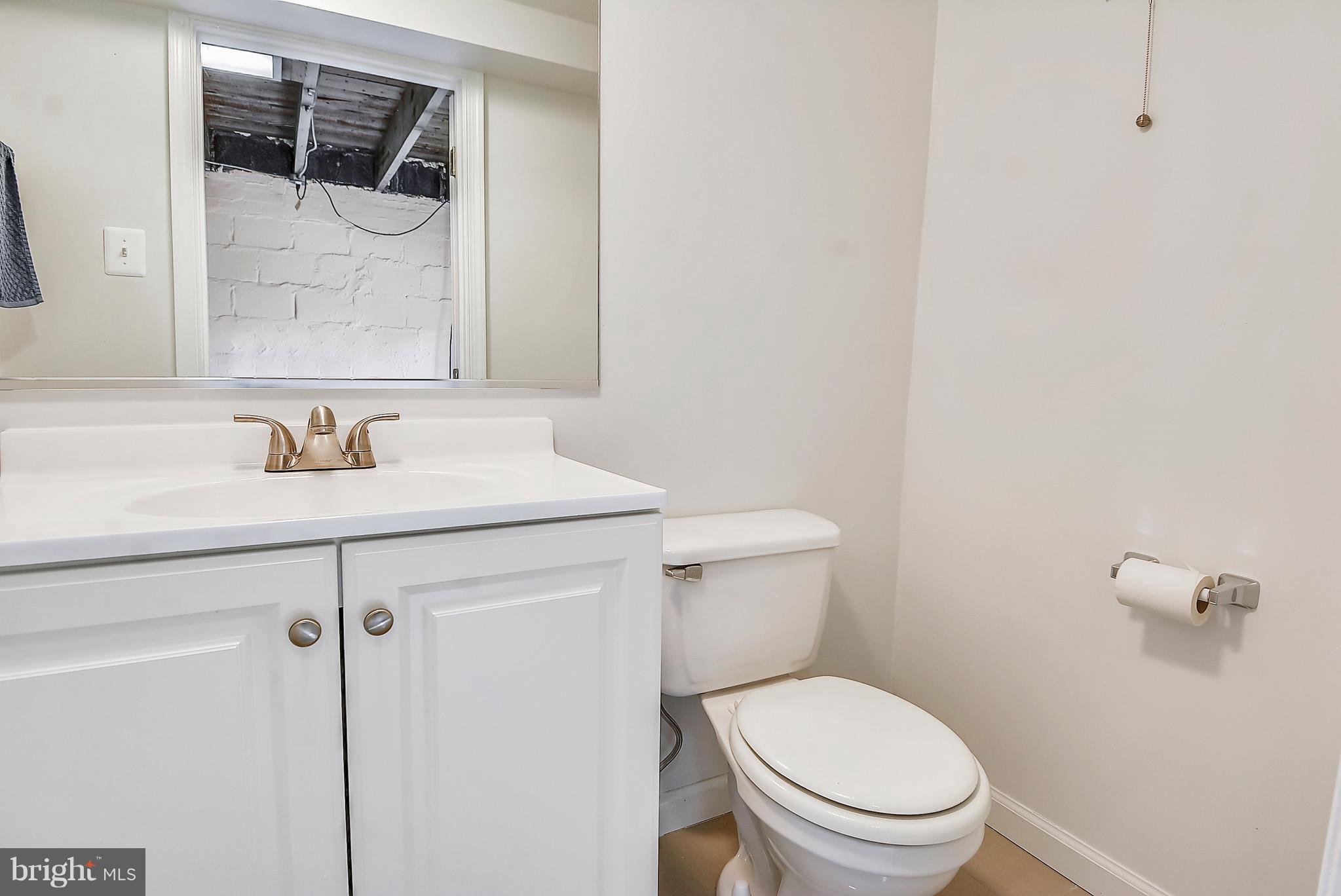 6200 Seabrook Road Lanham, MD 20706 - Photo 16 of 20 Bath