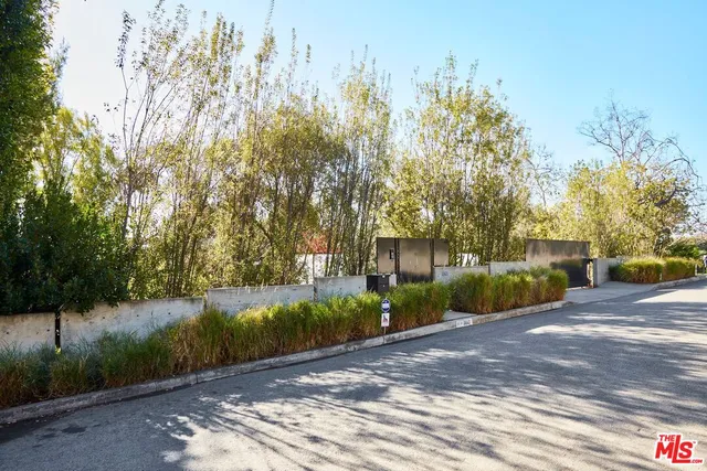 $8,499,000 | 15960 Alcima Avenue, Pacific Palisades, CA 90272