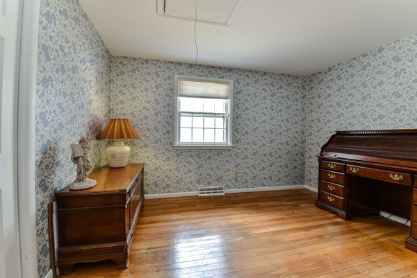 26 Ledgewood Road Framingham, MA 01701 - Photo 20 of 24 Gallery Image 20