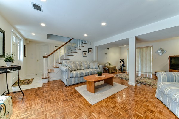 26 Ledgewood Road Framingham, MA 01701 - Photo 6 of 24 Gallery Image 6