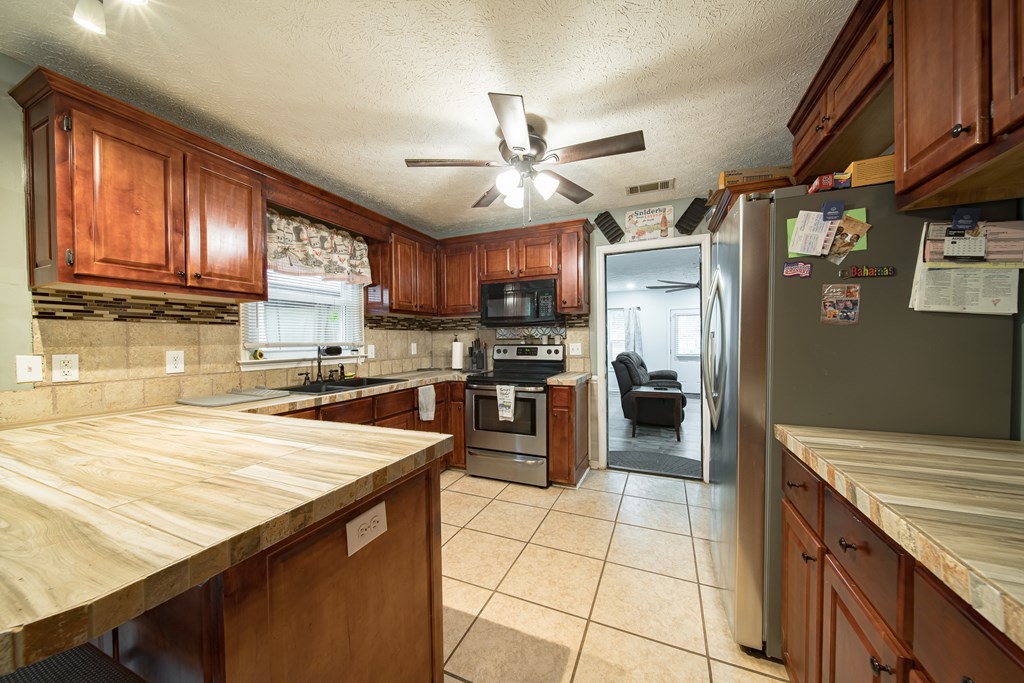 679 Grant Road Cataula, GA 31804 - Photo 9 of 38 Gallery Image 9