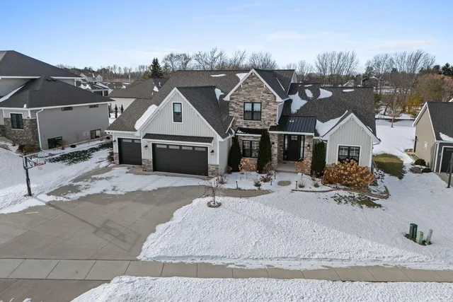 $945,000 | 3984 Dollar Lane, De Pere, WI 54115