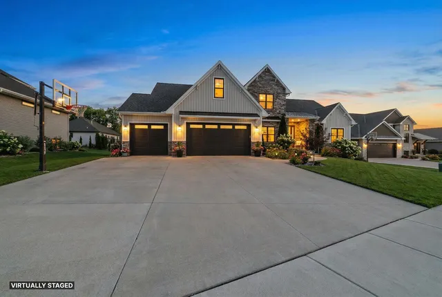 $945,000 | 3984 Dollar Lane, De Pere, WI 54115