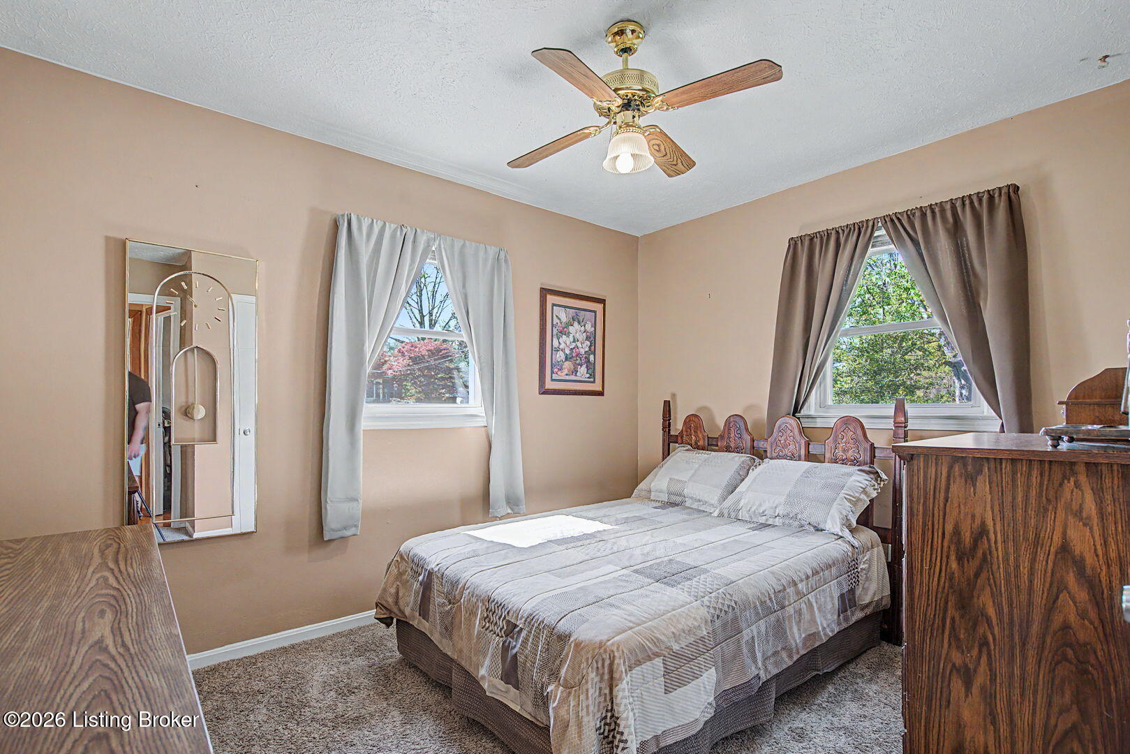 7304 Rutledge Road Louisville, KY 40258 - Photo 6 of 41 6-web-or-mls-7304-rutledge-road-5